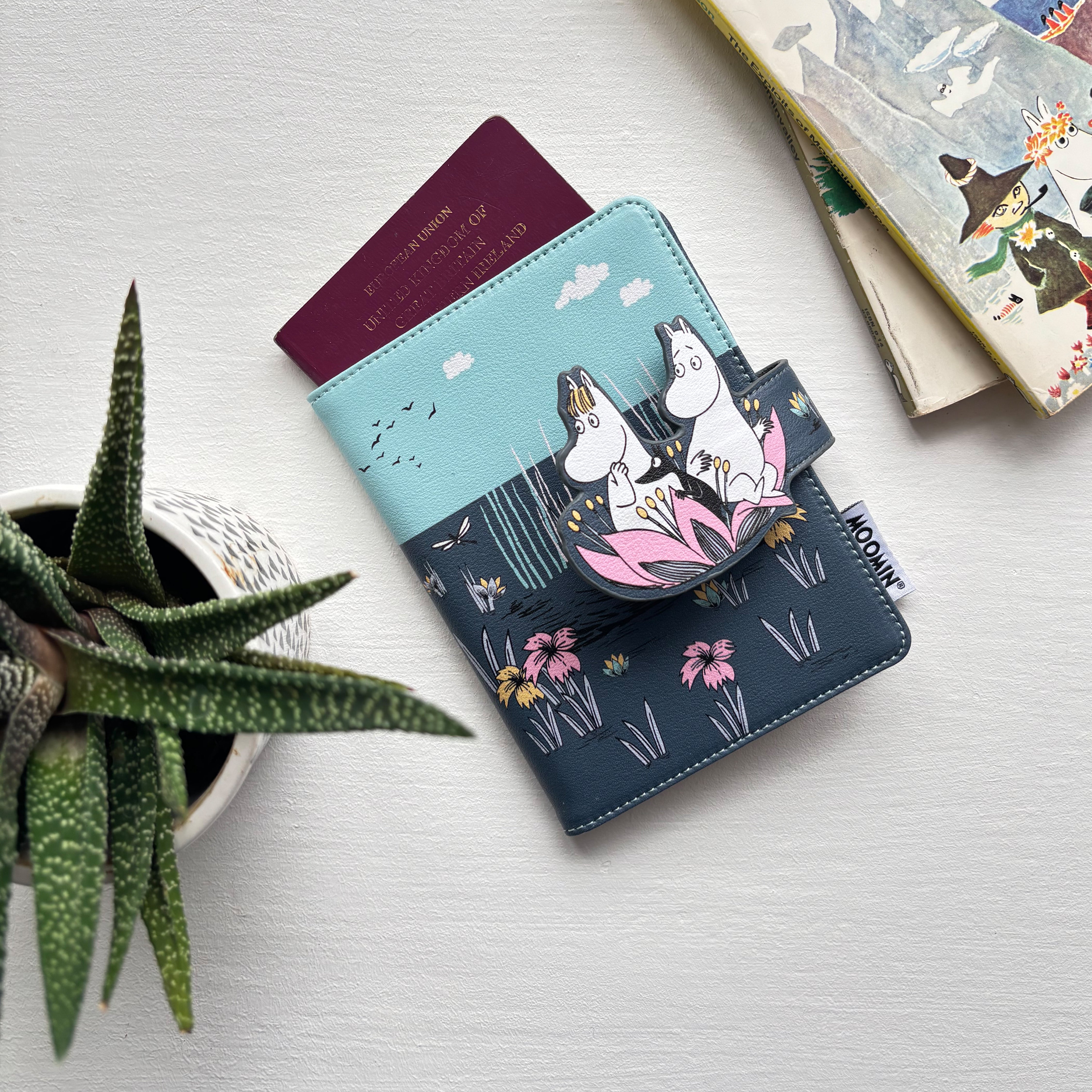 Moomin Lotus Travel Wallet