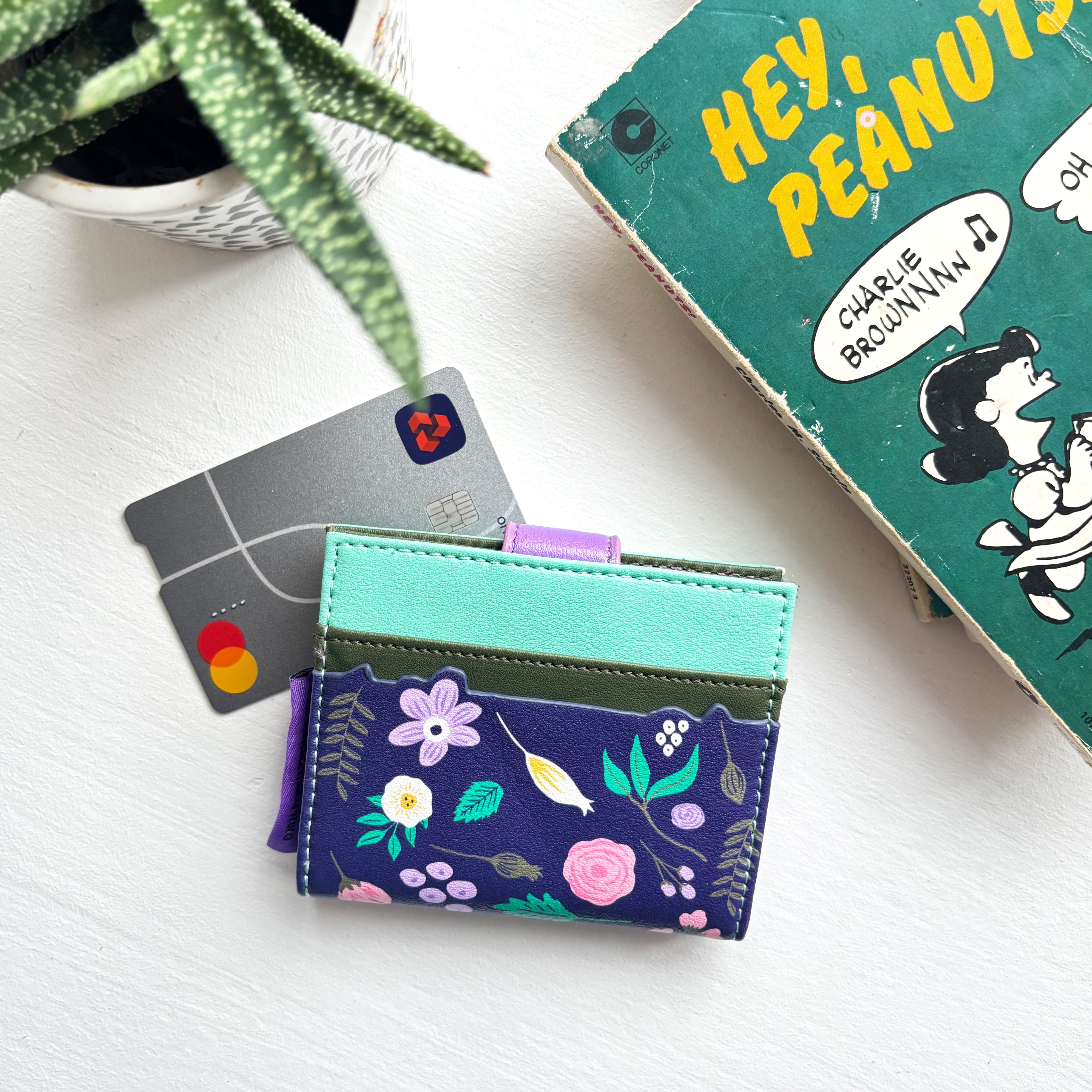 Peanuts In Bloom Foldover Cardholder