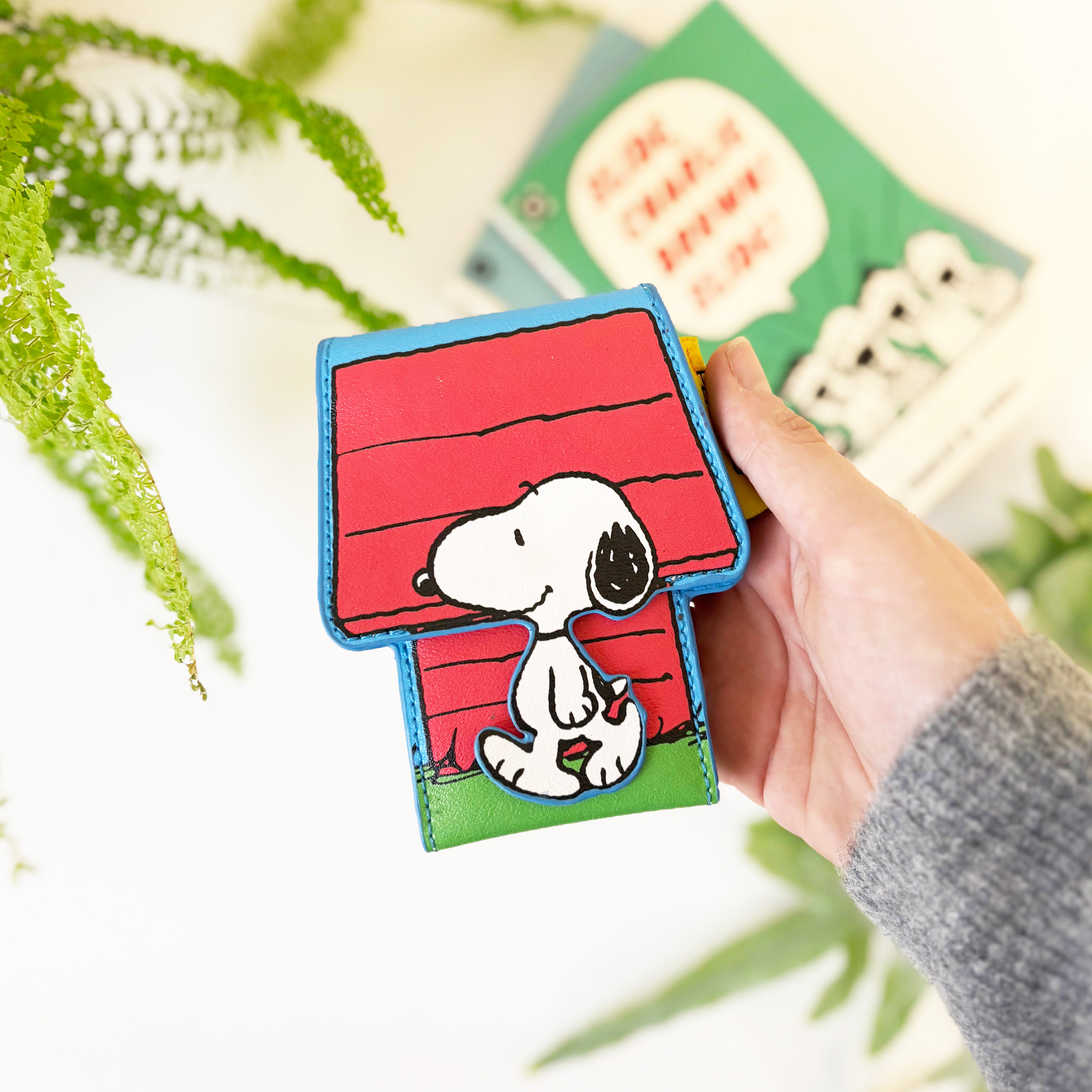 Peanuts Doghouse Foldover Cardholder