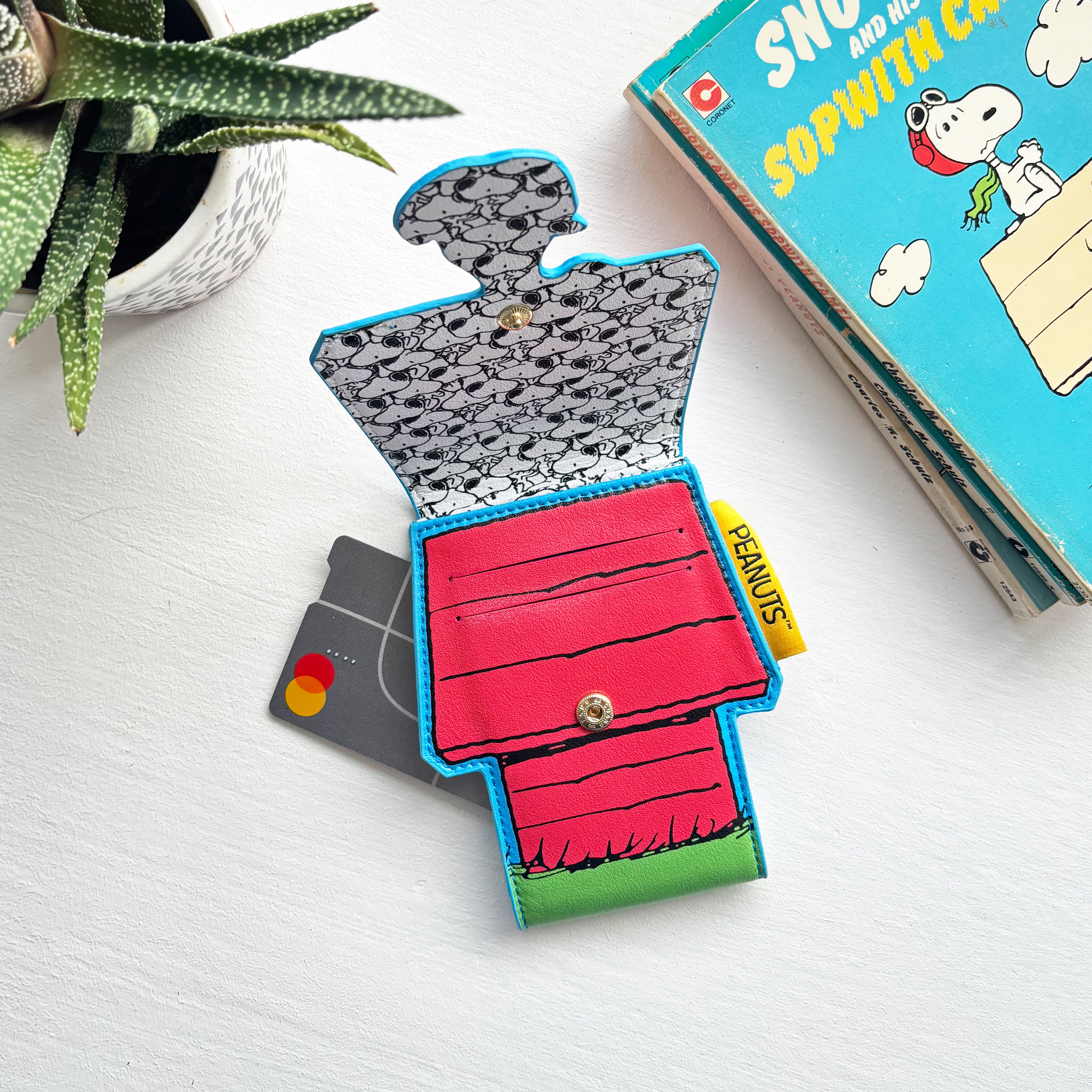 Peanuts Doghouse Foldover Cardholder