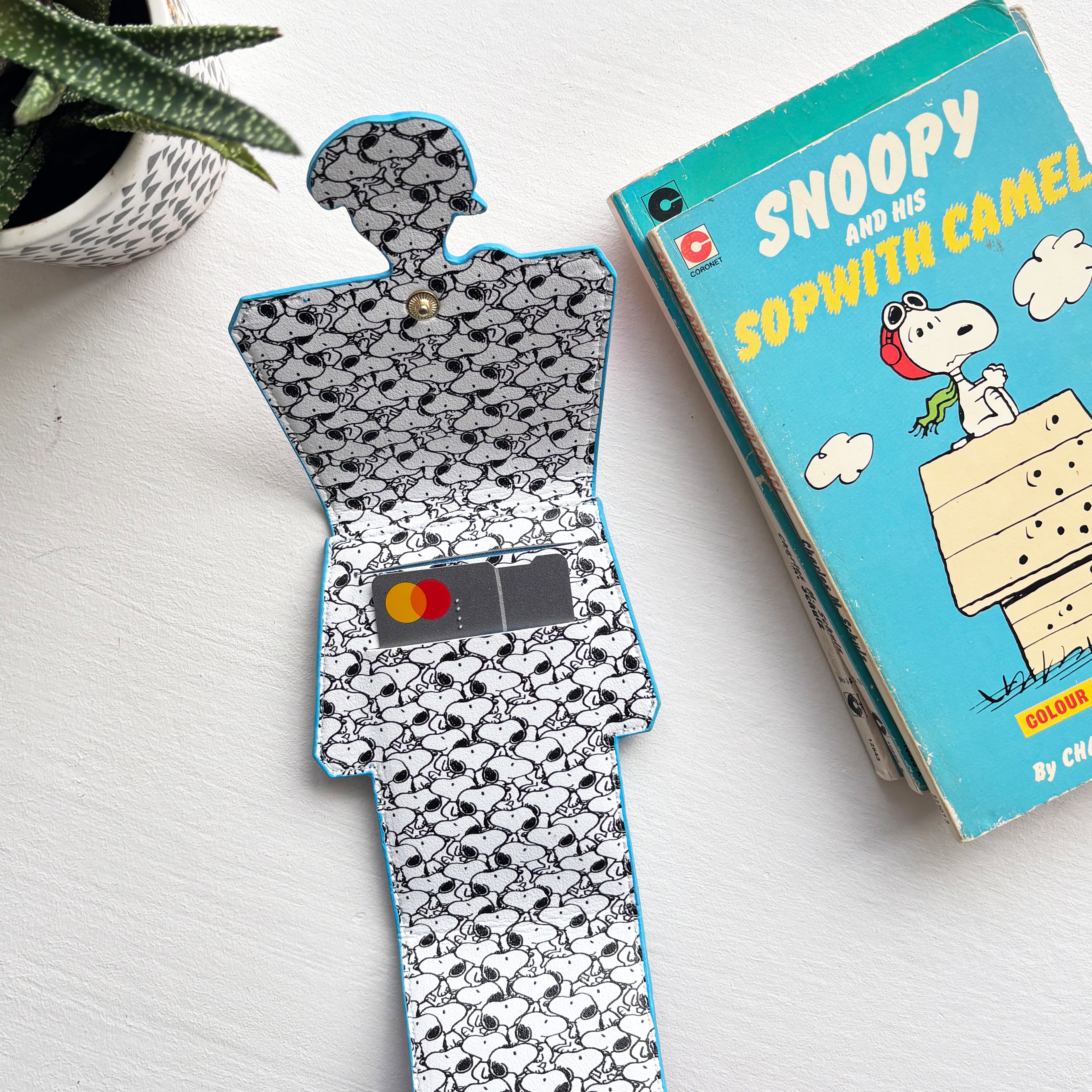 Peanuts Doghouse Foldover Cardholder