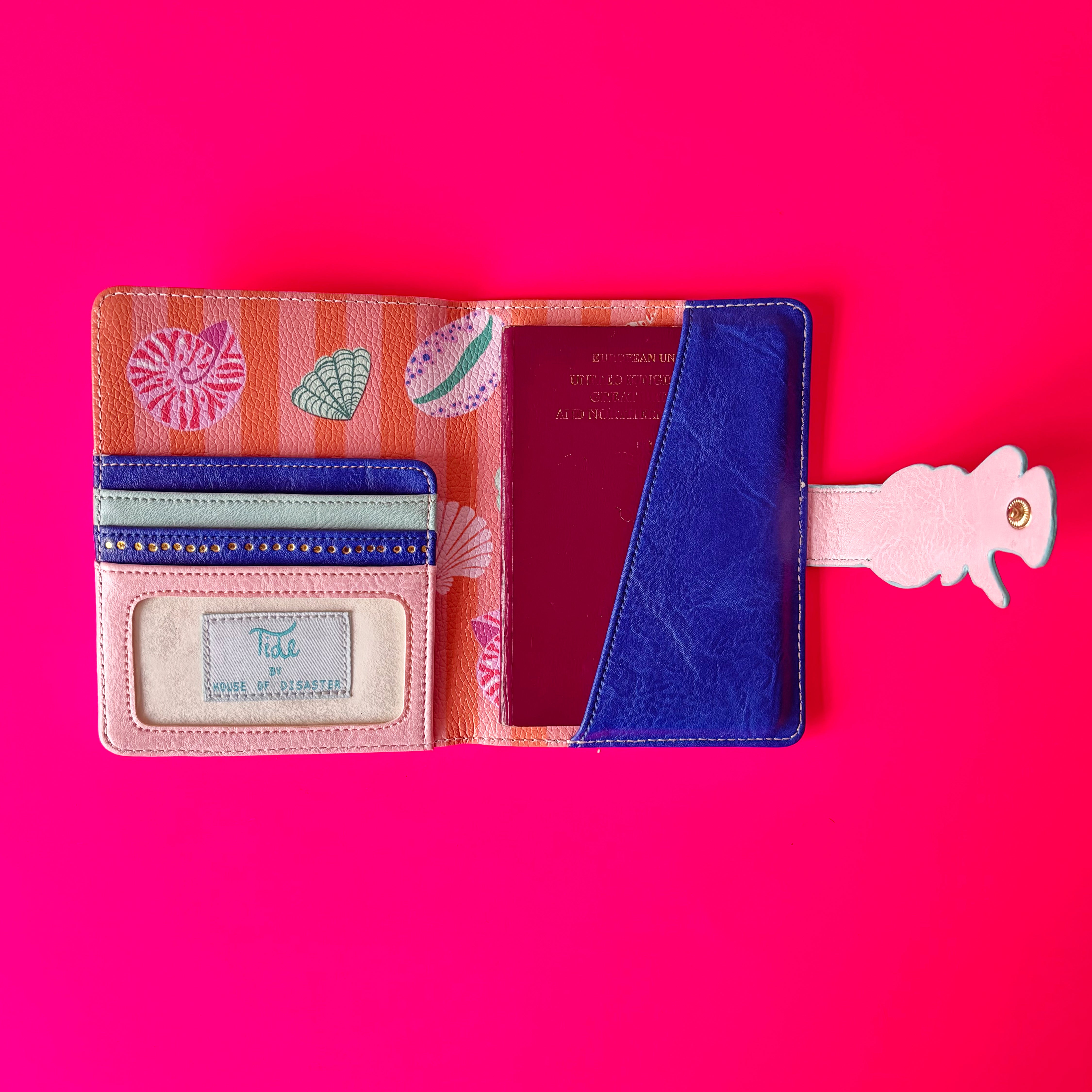 Tide Lobster Travel Wallet