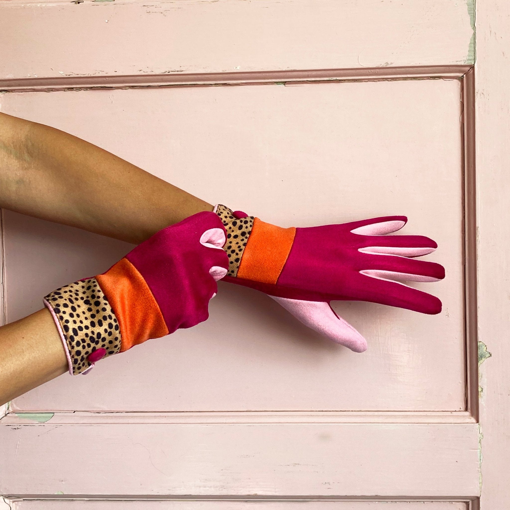 Animal Print Pink Cheetah Gloves - House of Disaster
