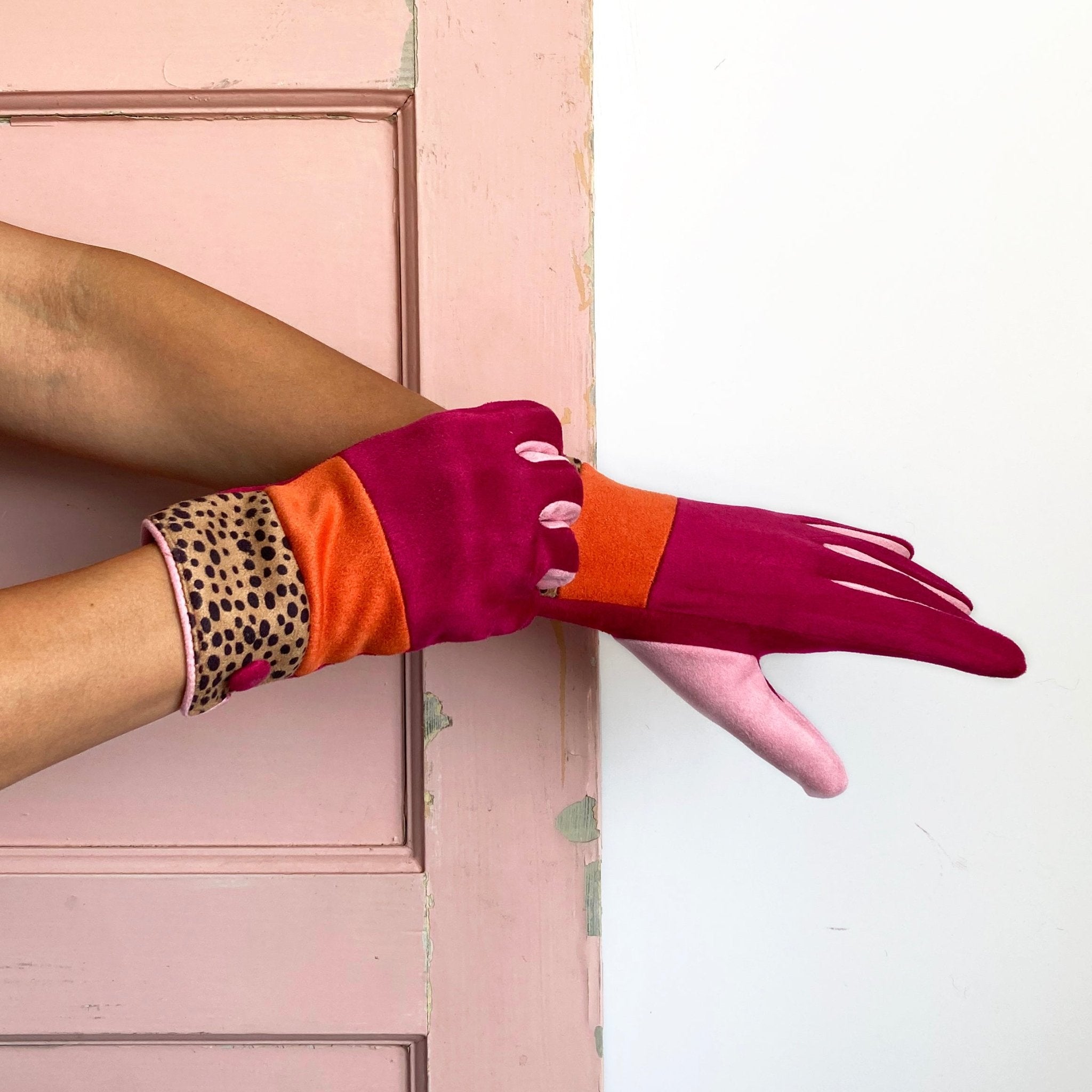Animal Print Pink Cheetah Gloves - House of Disaster