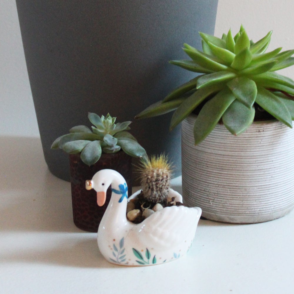 Secret Garden Swan Egg Cup - House of Disaster